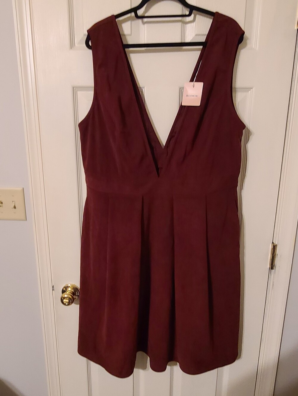 Bloomchic Sleeveless V-Neck Burgundy Dress
